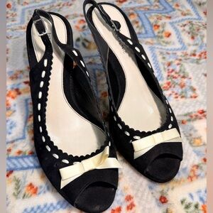Banana Republic Black and Cream Bow Slingback Heels